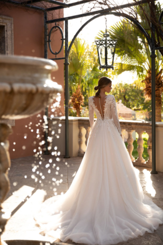 abito in tulle ricamato