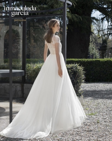 abito da sposa in tulle mano seta e corpino in pizzo chantilly