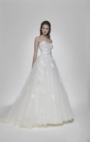 vestito romantico in tulle e ricamo a fiori