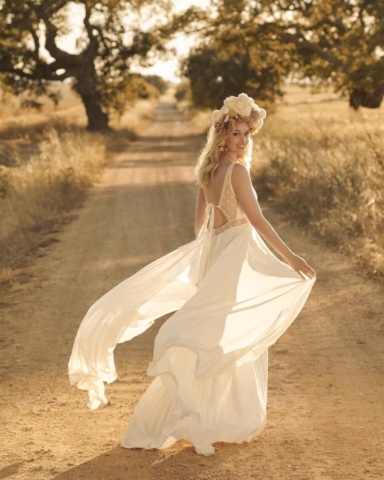 abito da sposa corpino in pizzo e gonna in chiffon