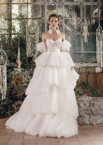 abito da sposa in tulle plissé e balze