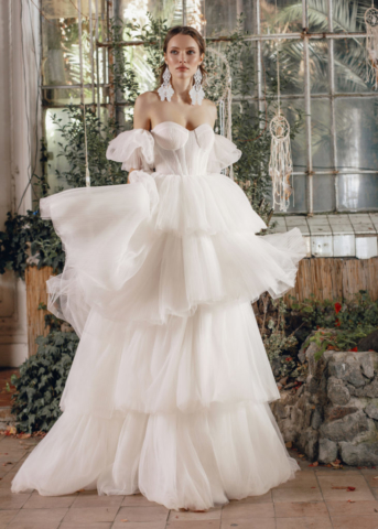 abito da sposa in tulle plissé e balze