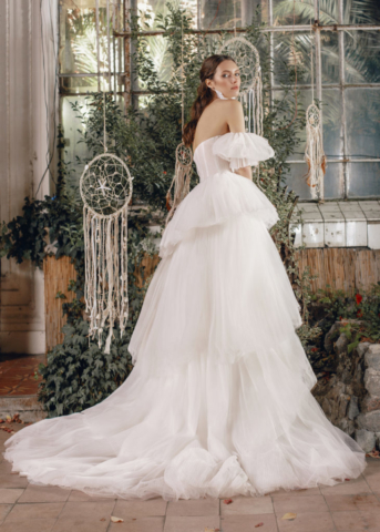 abito da sposa in tulle plissé e balze