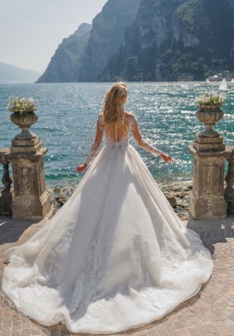 Abito in tulle e pizzo
