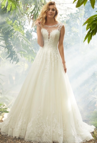 abito in pizzo chantilly