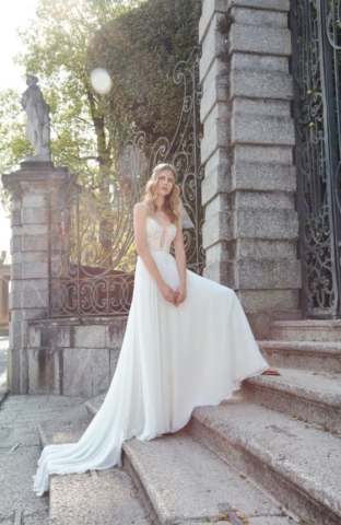 Abito in georgette con corpino in pizzo effetto tattoo