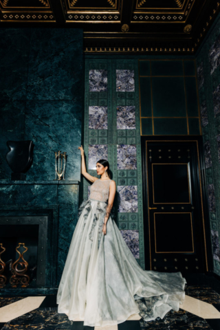 abito da sposa grigio