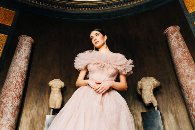 abito da sposa rosa